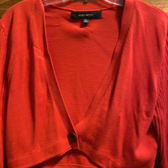 Shrug in rust color Front button - Picture 2 of 4